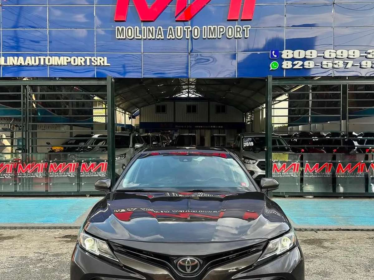 2019 Toyota Camry LE usado en venta por Molina Auto Import