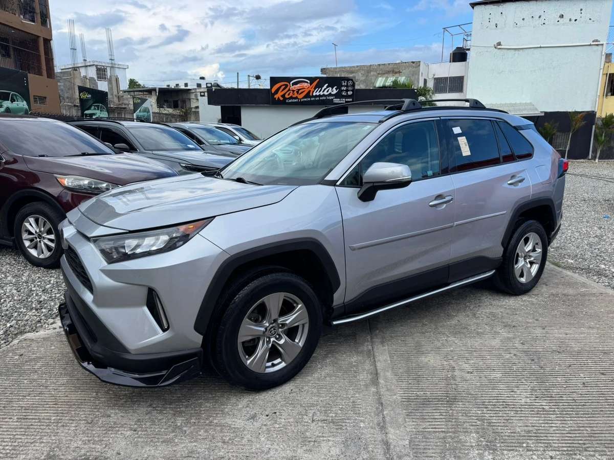 2021 Toyota RAV4 LE usado en venta por RosAutos 