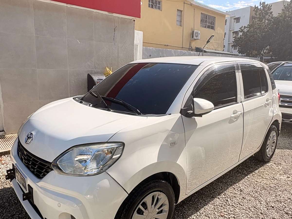 2018 Toyota Passo usado en venta por LORENZO AUTOS