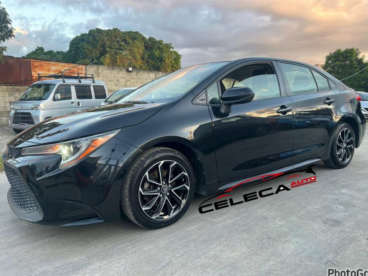 2020 Toyota Corolla LE Plus usado en venta por Celeca Auto Soluciones