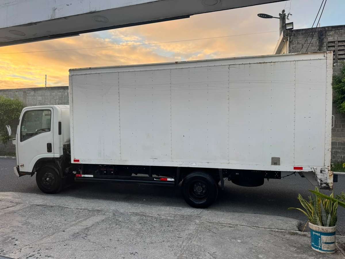 2021 Isuzu NPR 18 Pies usado en venta por Demorizi Autos