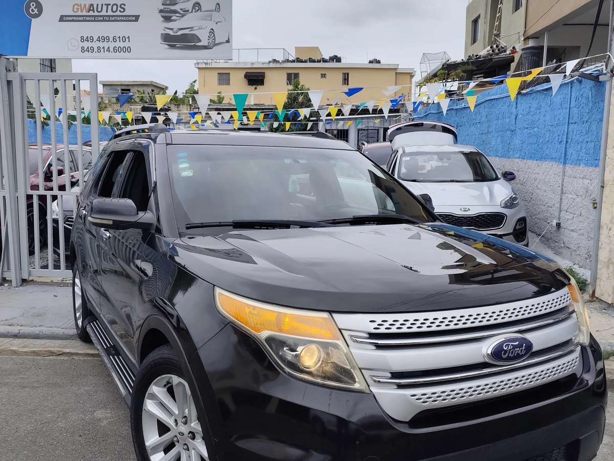 2013 Ford Explorer XL usado en venta por GW AUTOS