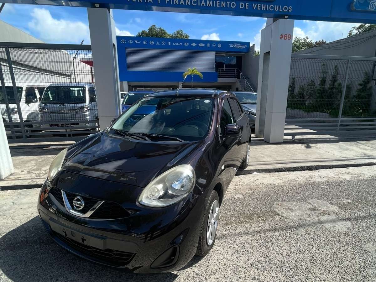 2019 Nissan March usado en venta por Arlequín Auto Import 