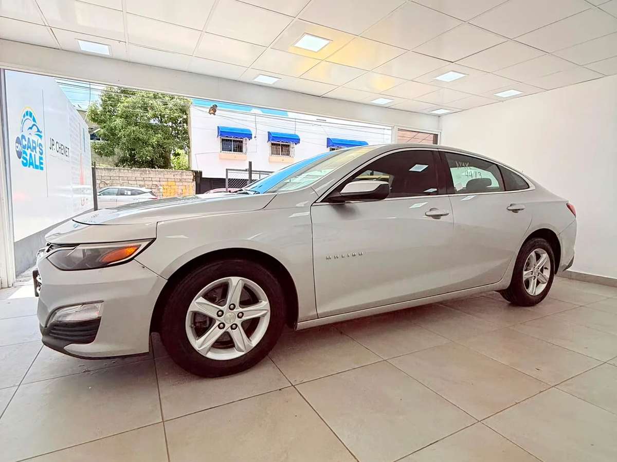 2020 Chevrolet Malibu LS (1FL) usado en venta por Carlitos Auto Import, SRL