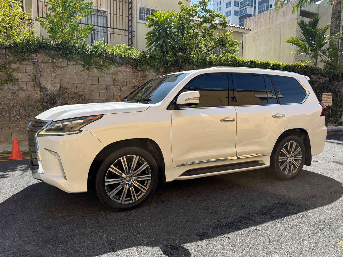 2017 Lexus LX 570 usado en venta por Auto Connections