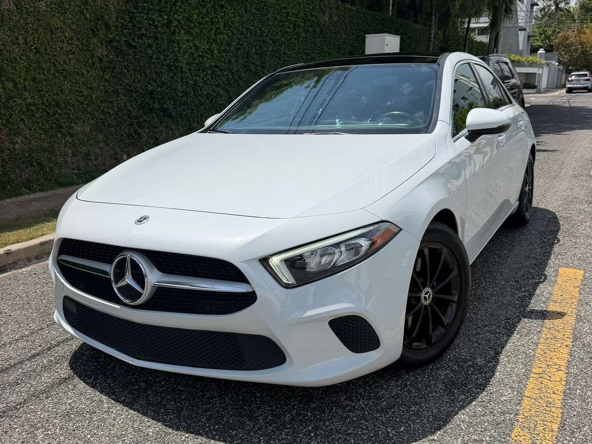 2020 Mercedes Benz A-Class A220 usado en venta por Auto Lux RD