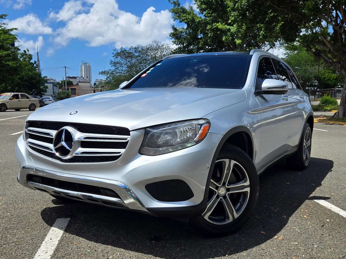 2017 Mercedes Benz GLC 300 4MATIC usado en venta por AJ Auto Import 