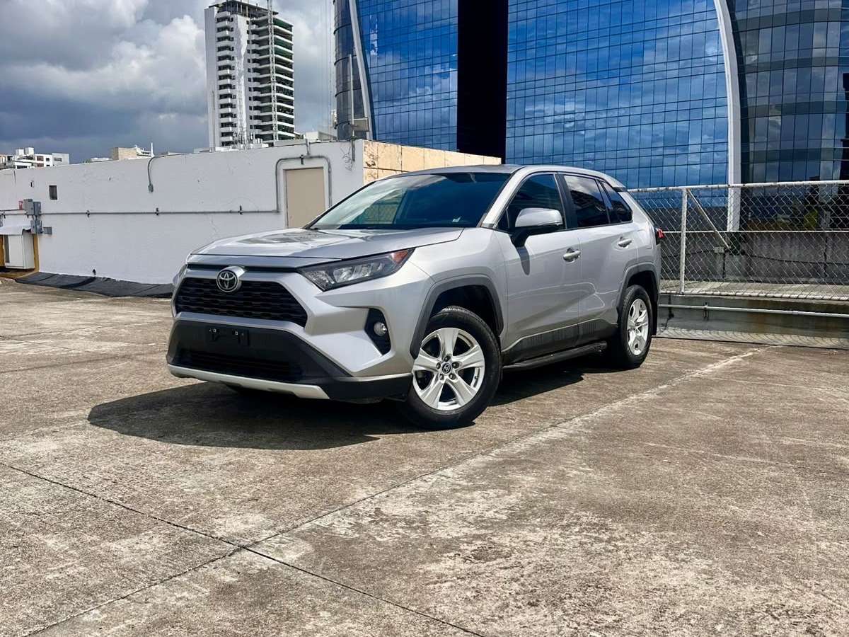 2021 Toyota RAV4 LE PLUS usado en venta por RumiAutos