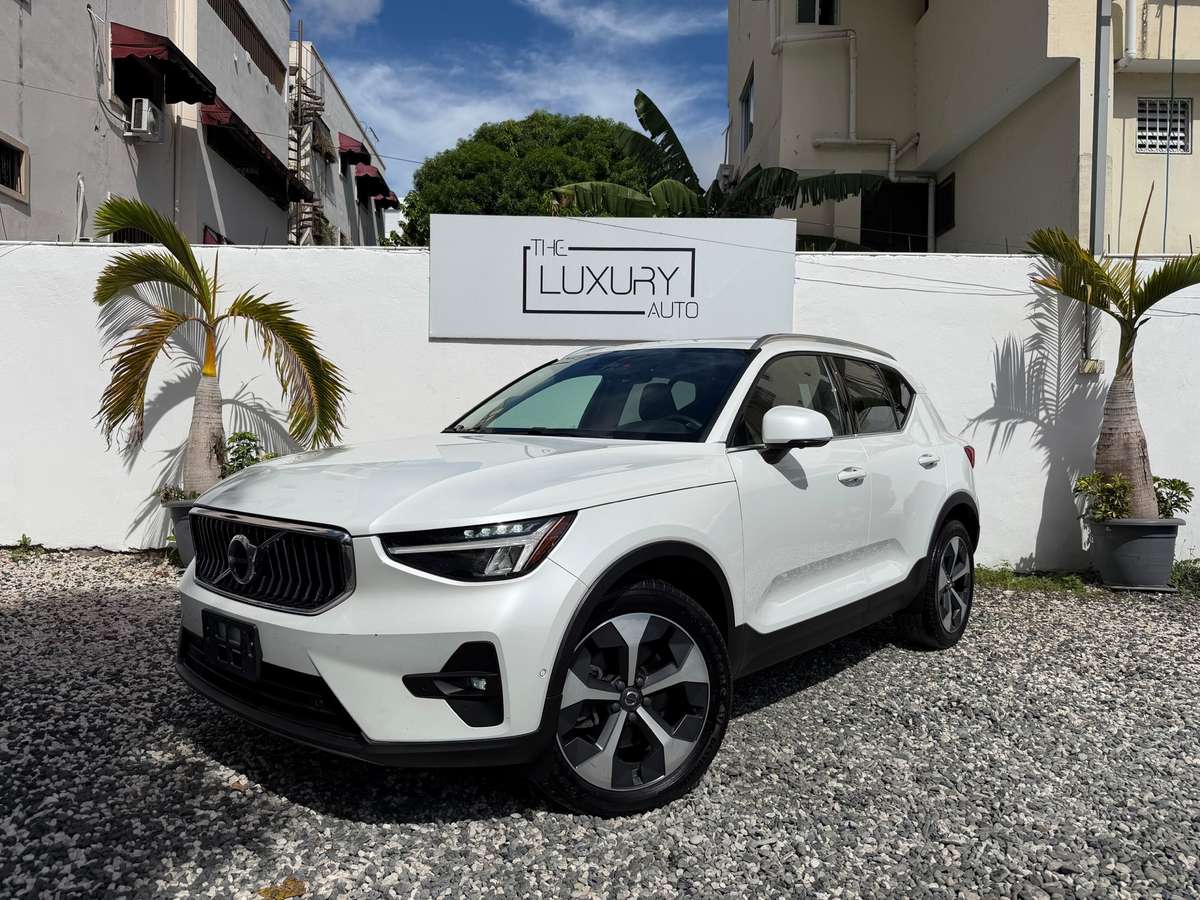 2024 Volvo XC40 Ultimate Dark B5 usado en venta por RumiAutos