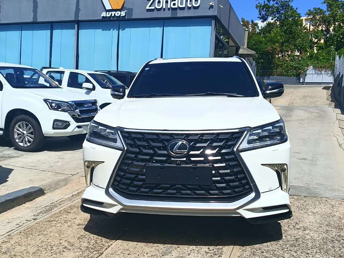 2015 Lexus LX 570 Sport Plus usado en venta por IV AUTOS