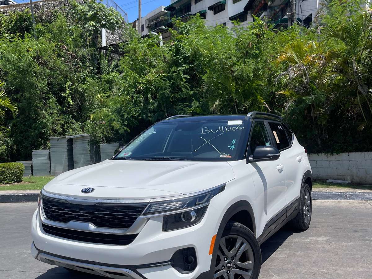 2021 Kia Seltos S Turbo usado en venta por ALVINDO AUTO IMPORT