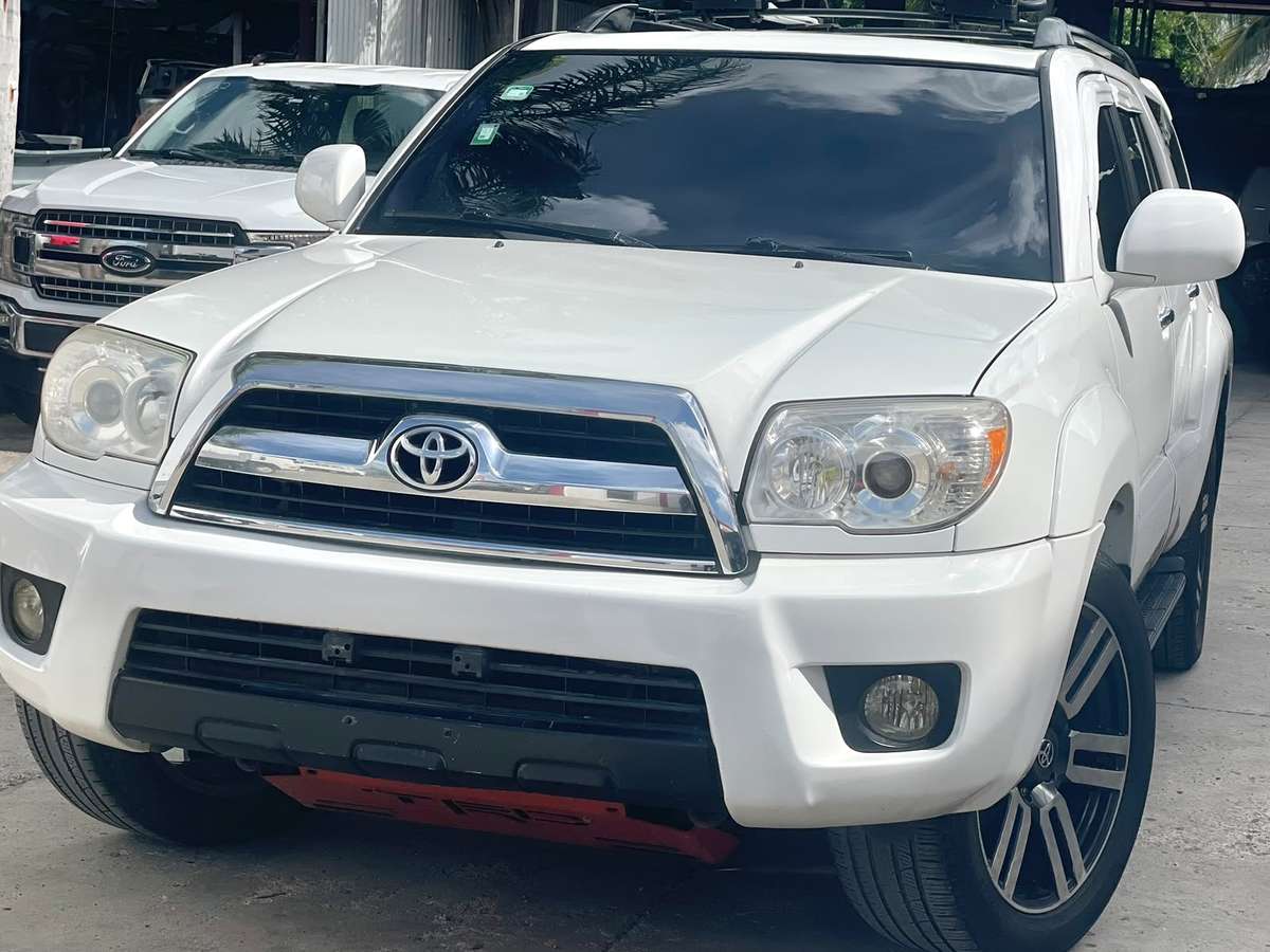 2007 Toyota 4 Runner SR5 usado en venta por A.R GRULLON AUTOS