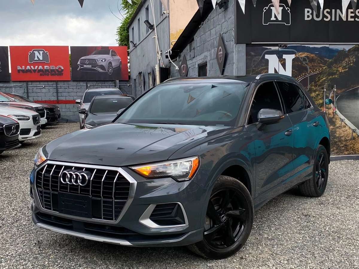 2020 Audi Q3 quattro Premium usado en venta por Navarro Auto Import