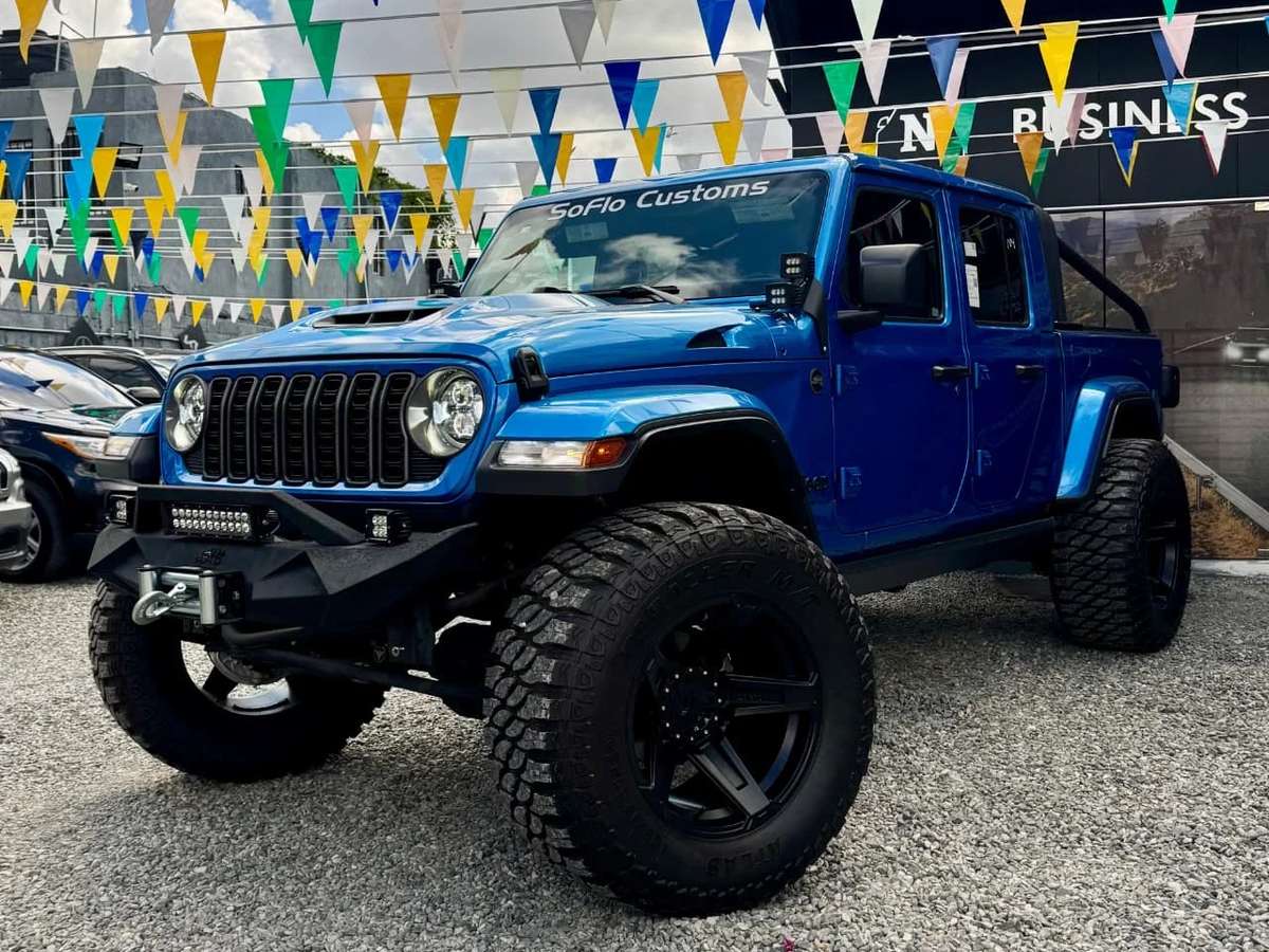 2024 Jeep Gladiator Sport usado en venta por Navarro Auto Import