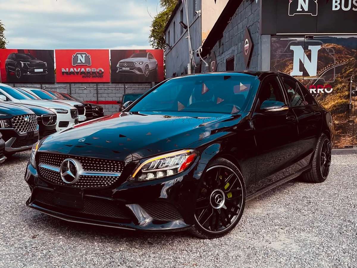 2019 Mercedes Benz C-Class C300 usado en venta por Navarro Auto Import