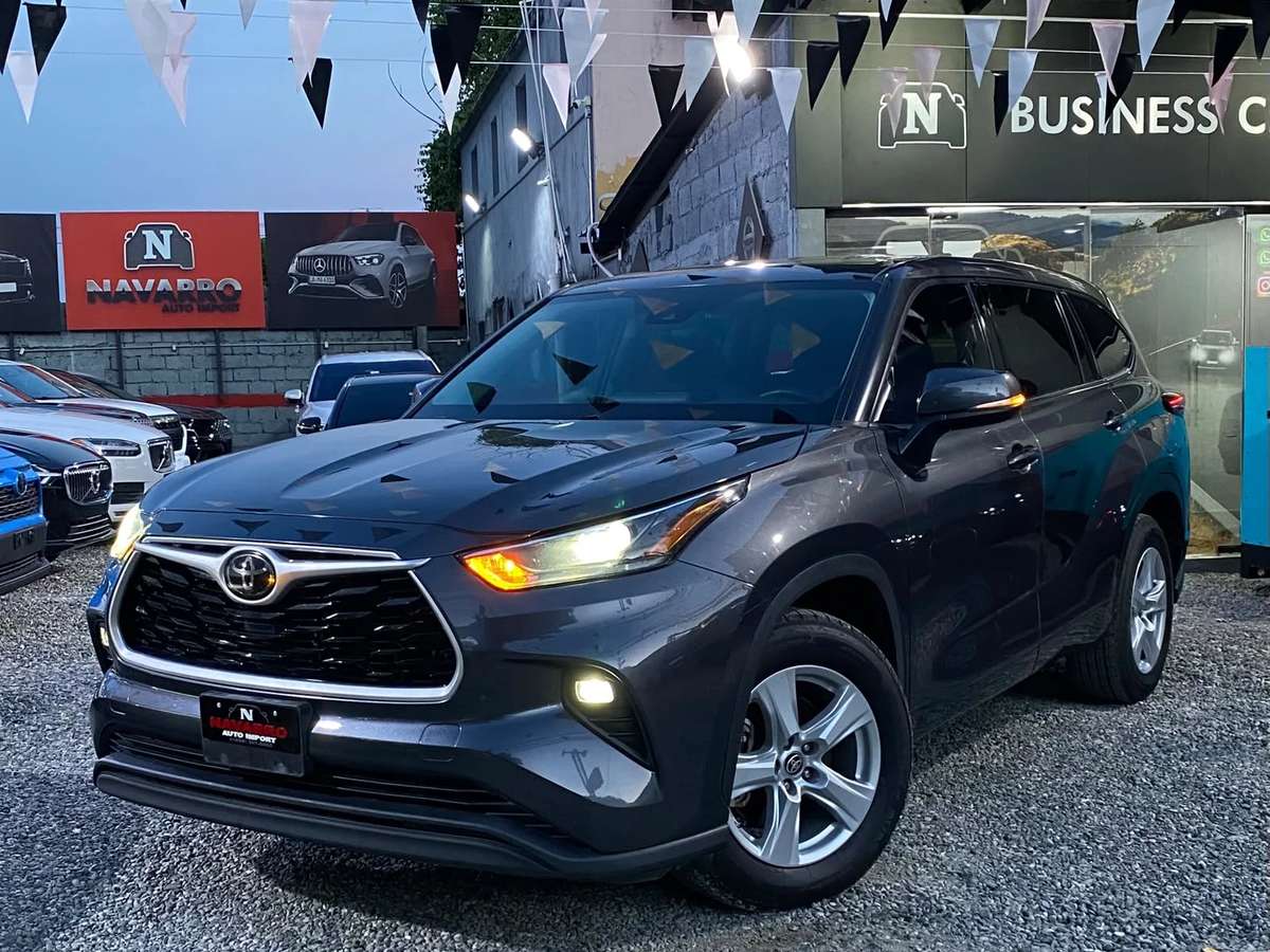 2021 Toyota Highlander LE usado en venta por Navarro Auto Import