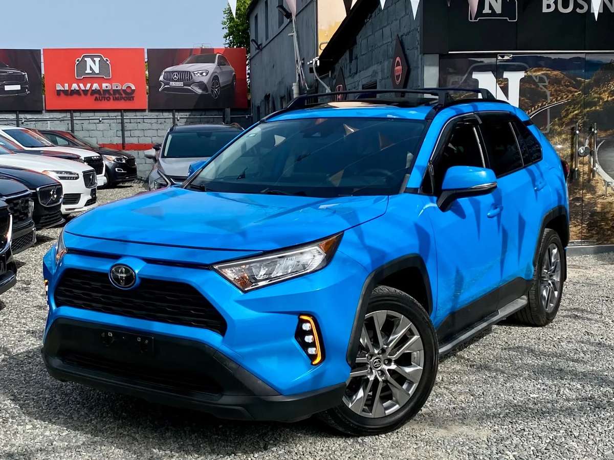 2020 Toyota RAV4 XLE Premium usado en venta por Navarro Auto Import