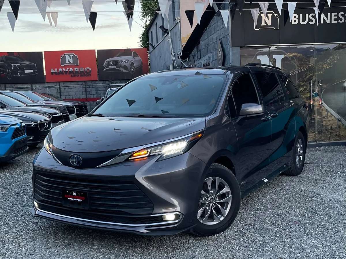 2021 Toyota Sienna XLE Plus Package usado en venta por Navarro Auto Import