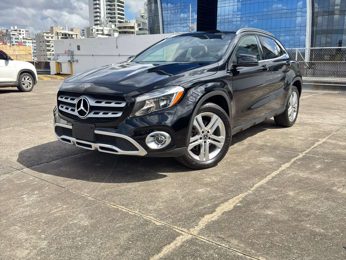 2018 Mercedes Benz GLA 250 usado en venta por AUTO BOUTIQUE