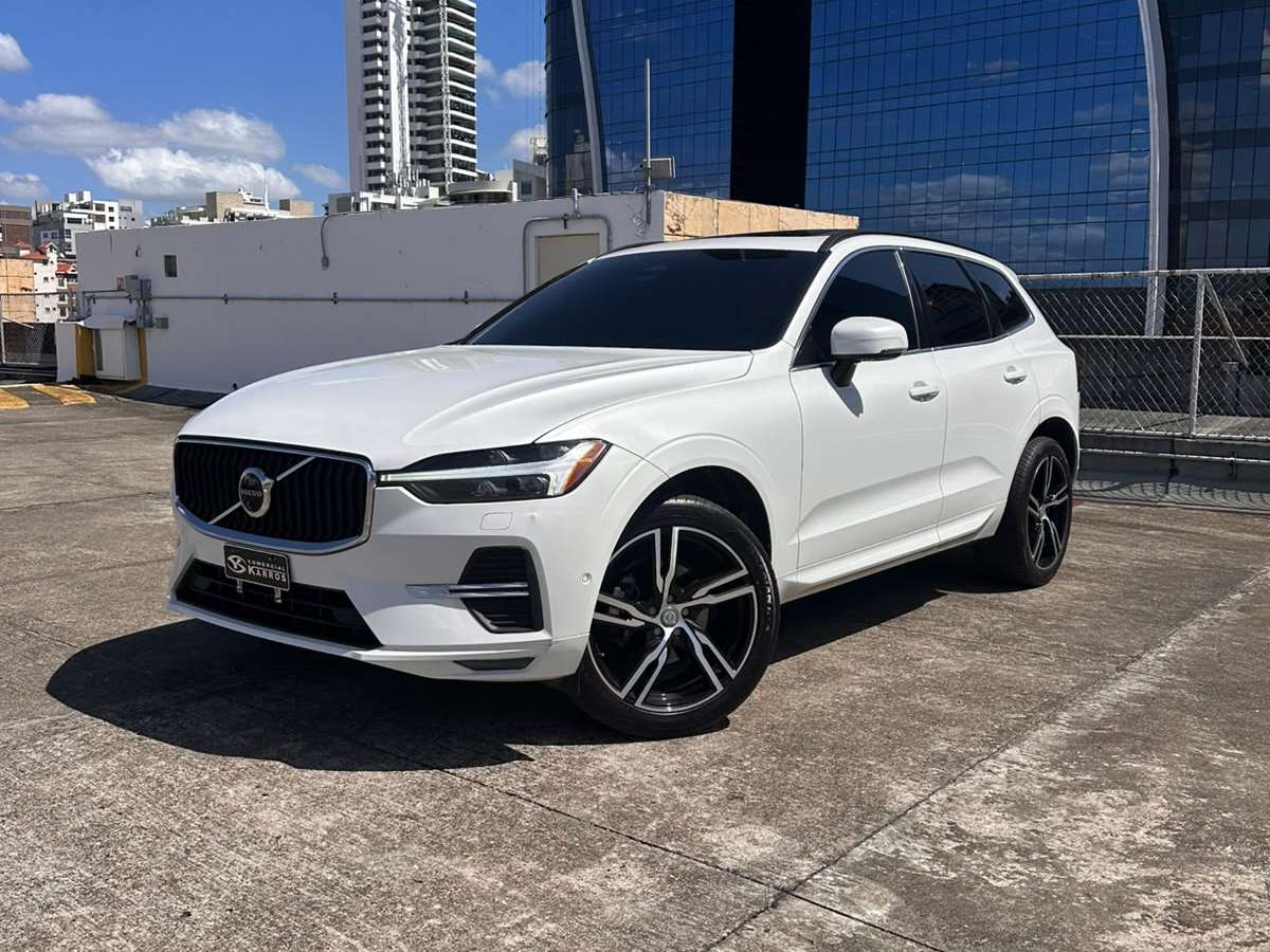 2022 Volvo XC60 B5 Momentum usado en venta por AUTO BOUTIQUE