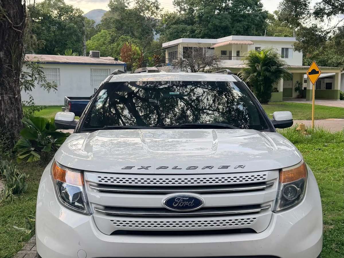 2012 Ford Explorer XLT usado en venta por BLUE PRINT AUTO MALL