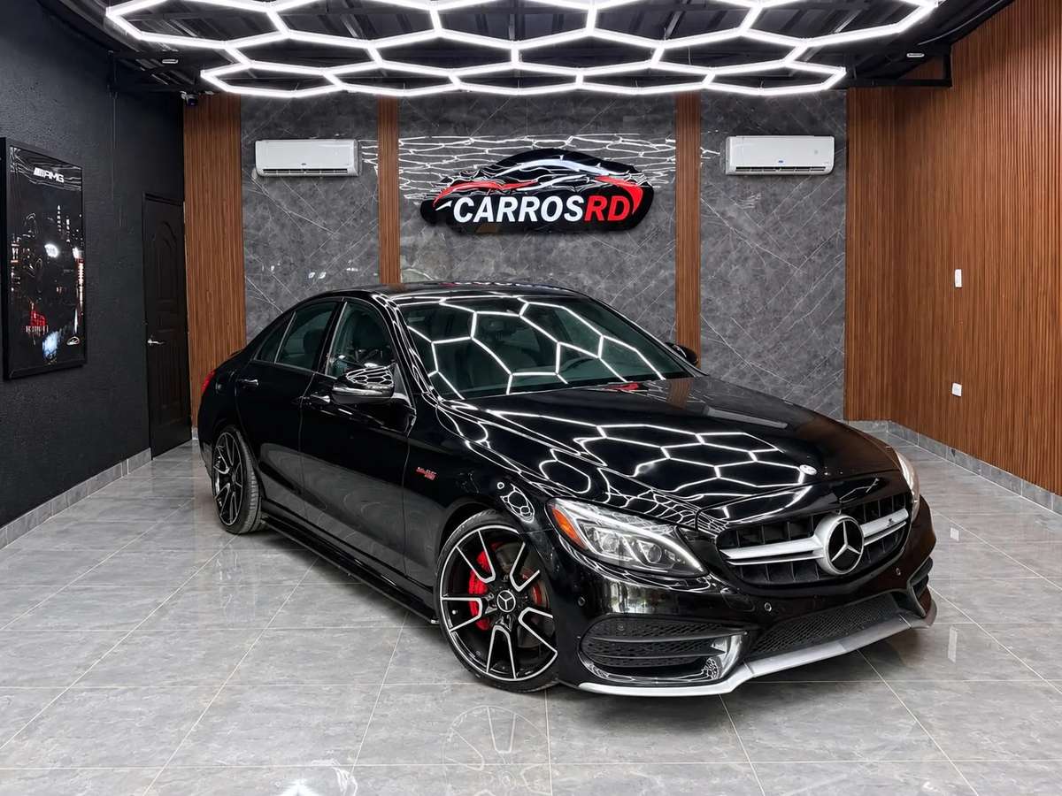 2017 Mercedes Benz C 43 AMG usado en venta por Enyer Eduardo Acosta Suárez