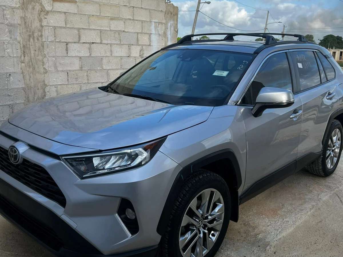 2020 Toyota RAV4 XLE usado en venta por A&Y AutoSales