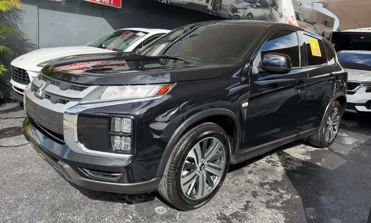 2021 Mitsubishi Motors Outlander SE usado en venta por J Y E AUTOMOVIL