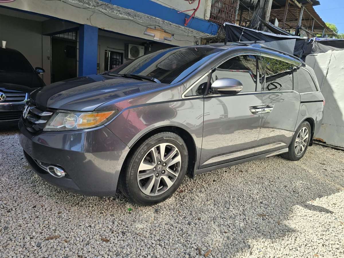 2017 Honda Odyssey Touring usado en venta por Yudith Velez
