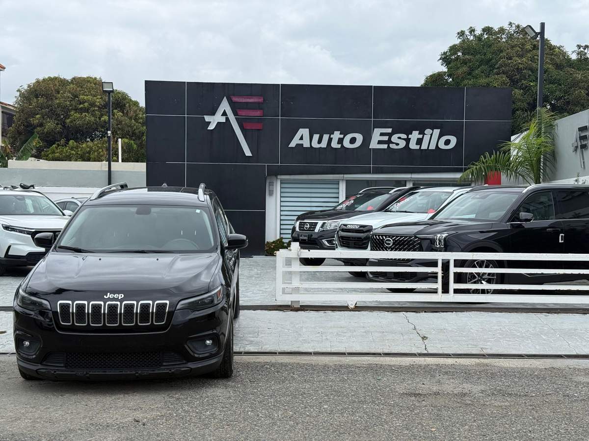2019 Jeep Cherokee Latitude, Longitude, North usado en venta por AUTO ESTILO SRL