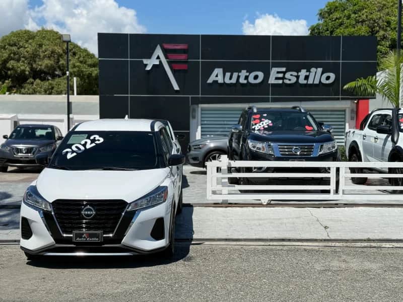 2023 Nissan Kicks Advance usado en venta por AUTO ESTILO SRL