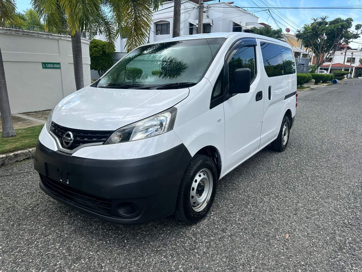 2020 Nissan NV 200 usado en venta por Visión Motors 
