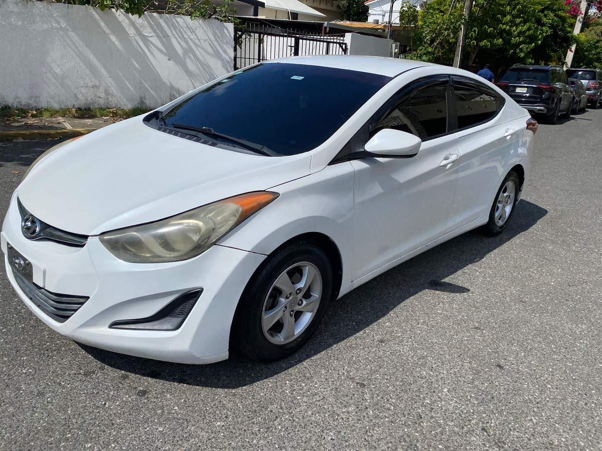 2015 Hyundai Elantra SE usado en venta por Visión Motors 