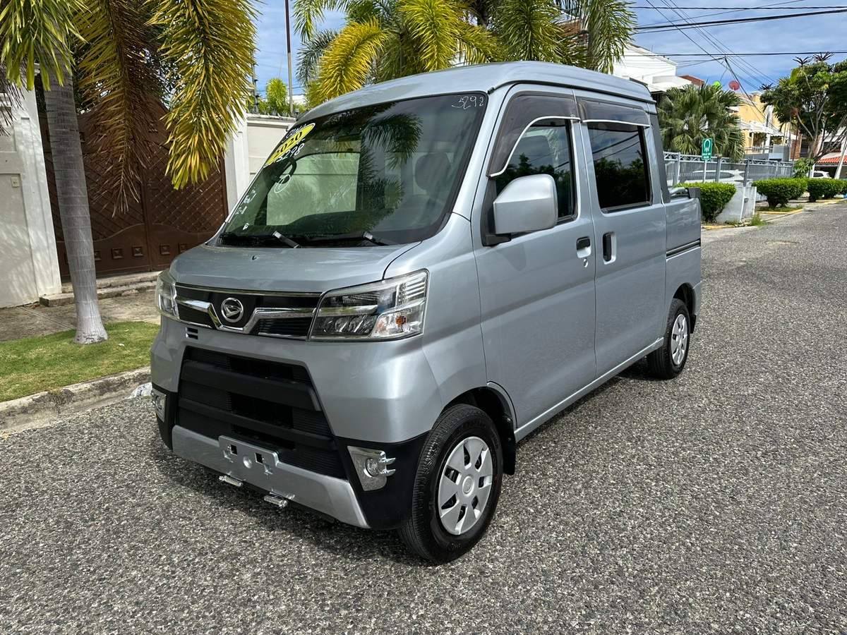 2020 Daihatsu Hijet Minivan usado en venta por Visión Motors 