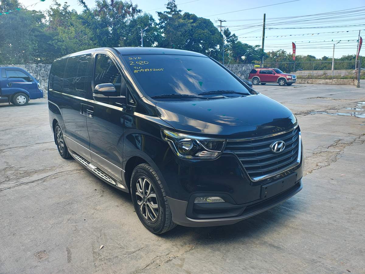 2020 Hyundai Grand Starex Limousine usado en venta por SANTIAGO PEREZ