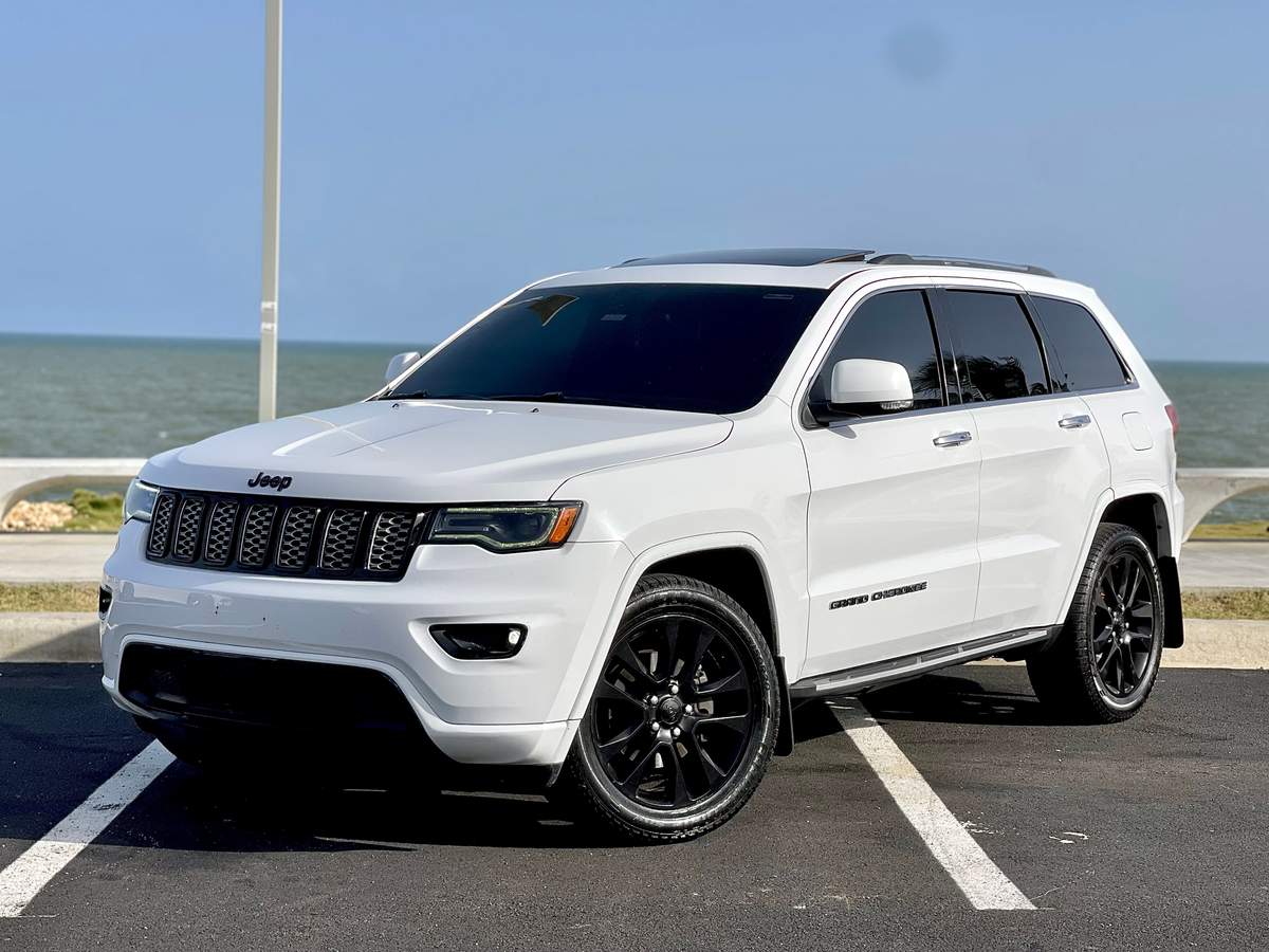2017 Jeep Grand Cherokee Limited usado en venta por AQUIN RD SRL