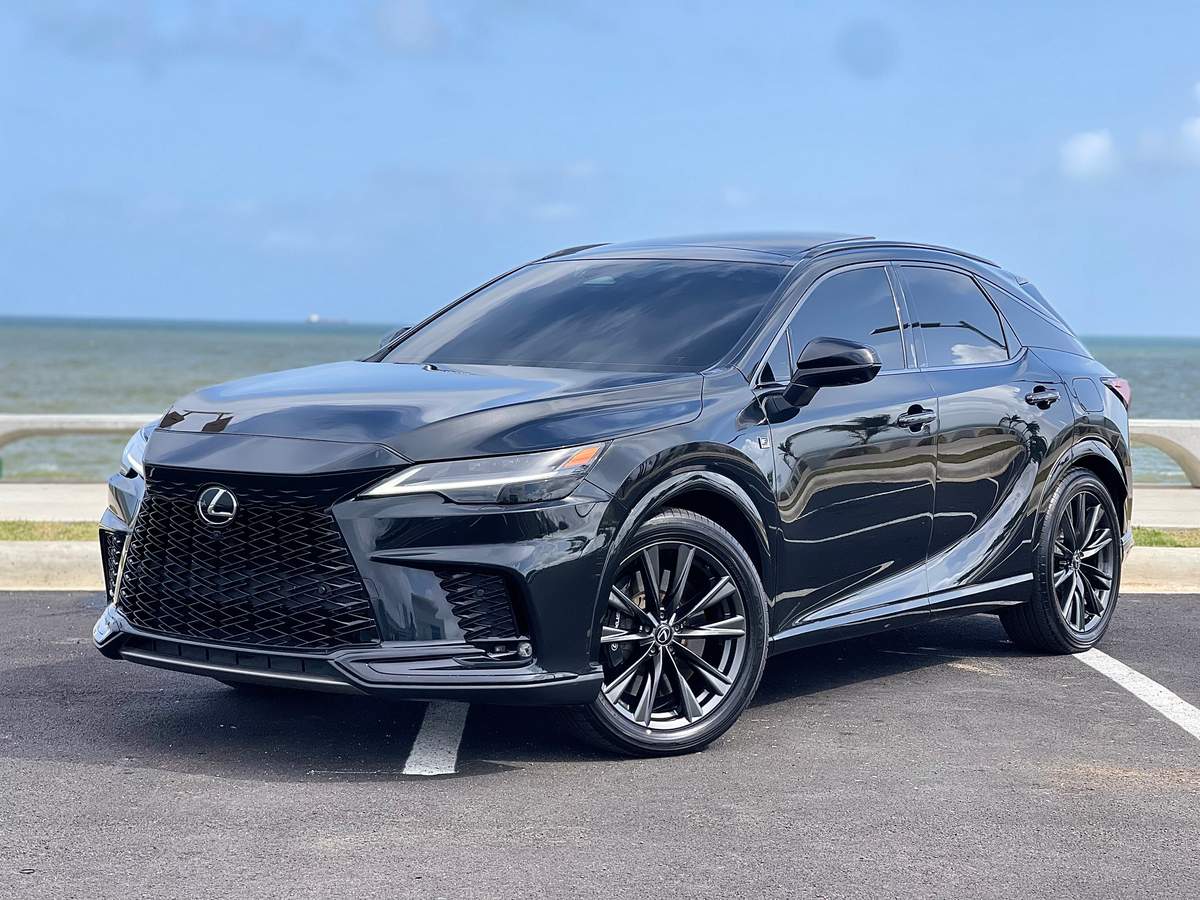 2023 Lexus RX 500H F SPORT usado en venta por AQUIN RD SRL 