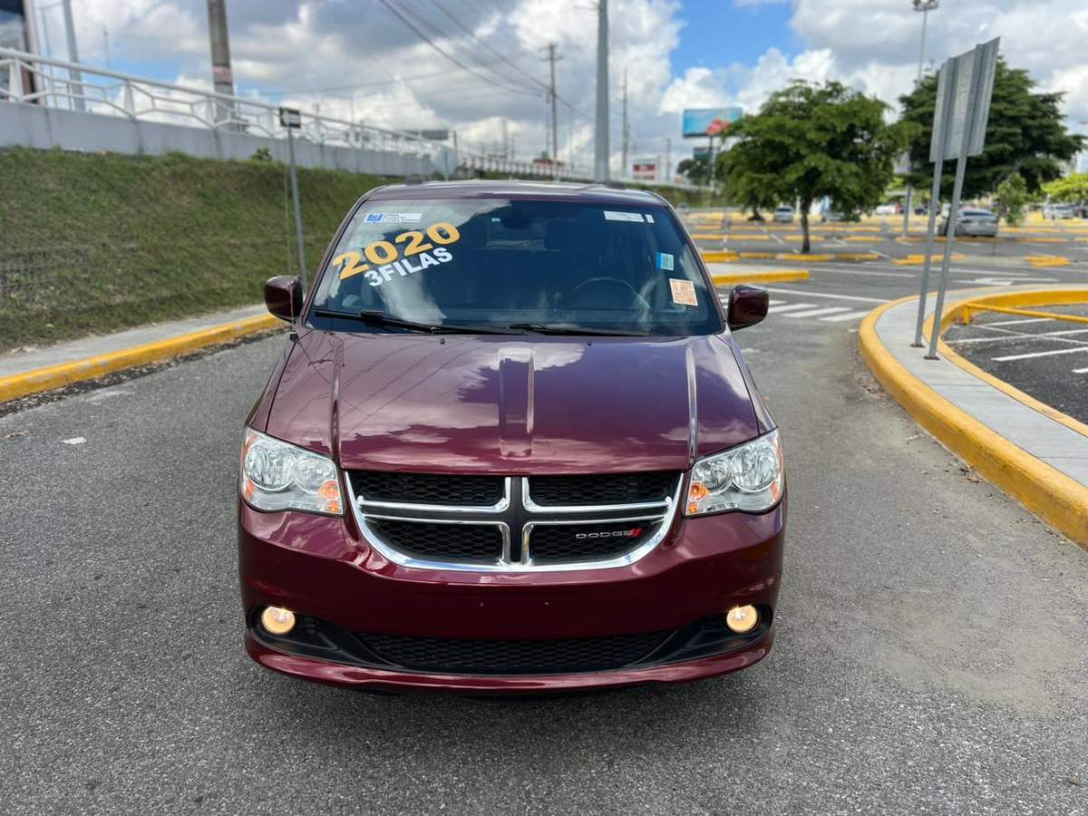 2020 Dodge Caravan SXT usado en venta por DAUTOSA, SRL