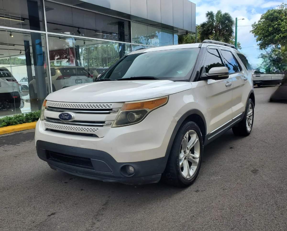 2013 Ford Explorer Limited usado en venta por Autoasesores S.R.L