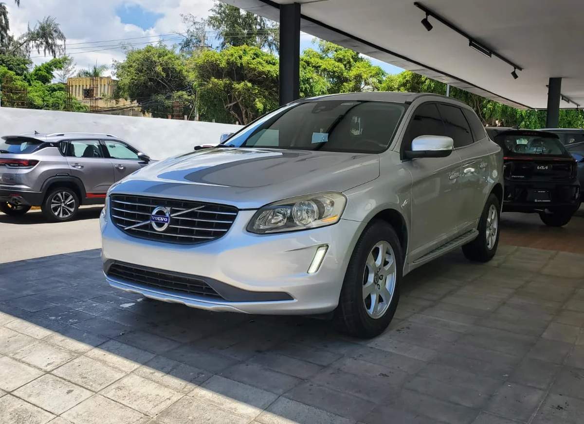 2014 Volvo XC60 Momentum T5 usado en venta por Autoasesores S.R.L
