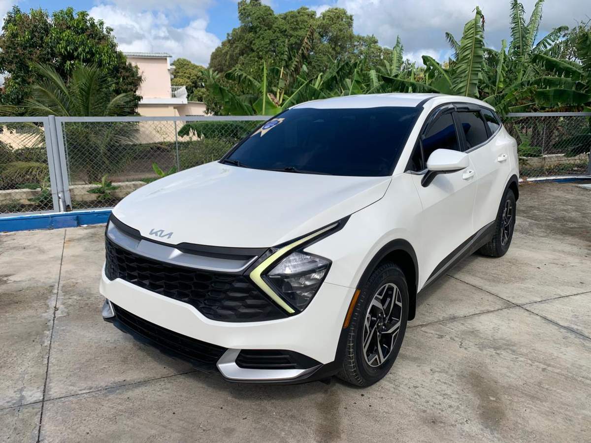2023 Kia Sportage LX usado en venta por Amaya y Paola Auto Import