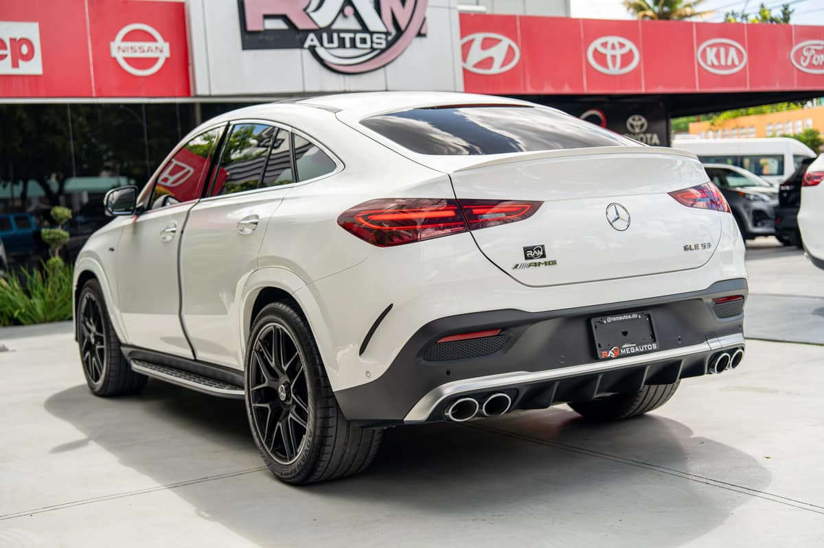 Mercedes Benz GLE 53 AMG Coupe Plus 2024 - Miniatura 17