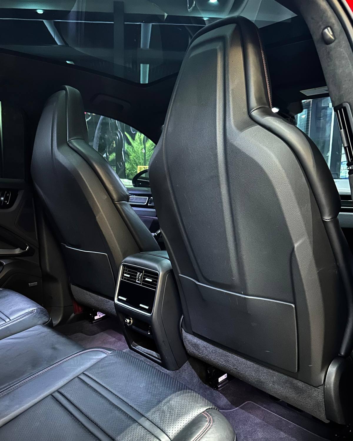 Porsche Cayenne Coupe GTS 2021 - Miniatura 13