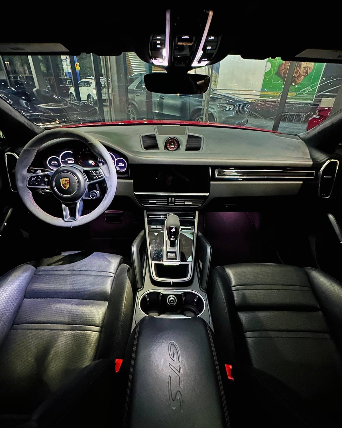 Porsche Cayenne Coupe GTS 2021 - Miniatura 14