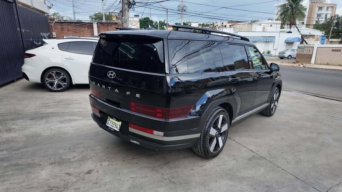 Hyundai Grand Santa Fe 2025 - miniatura 4