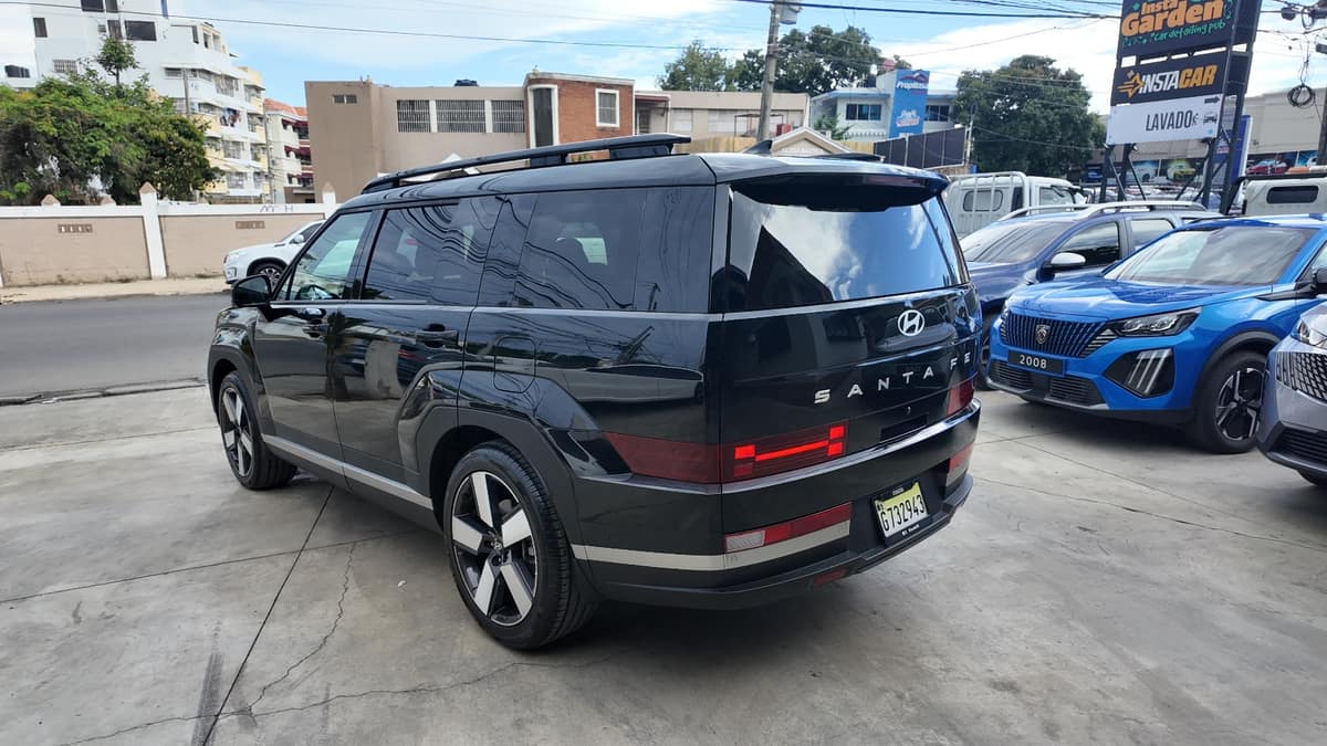 Hyundai Grand Santa Fe 2025 - miniatura 3