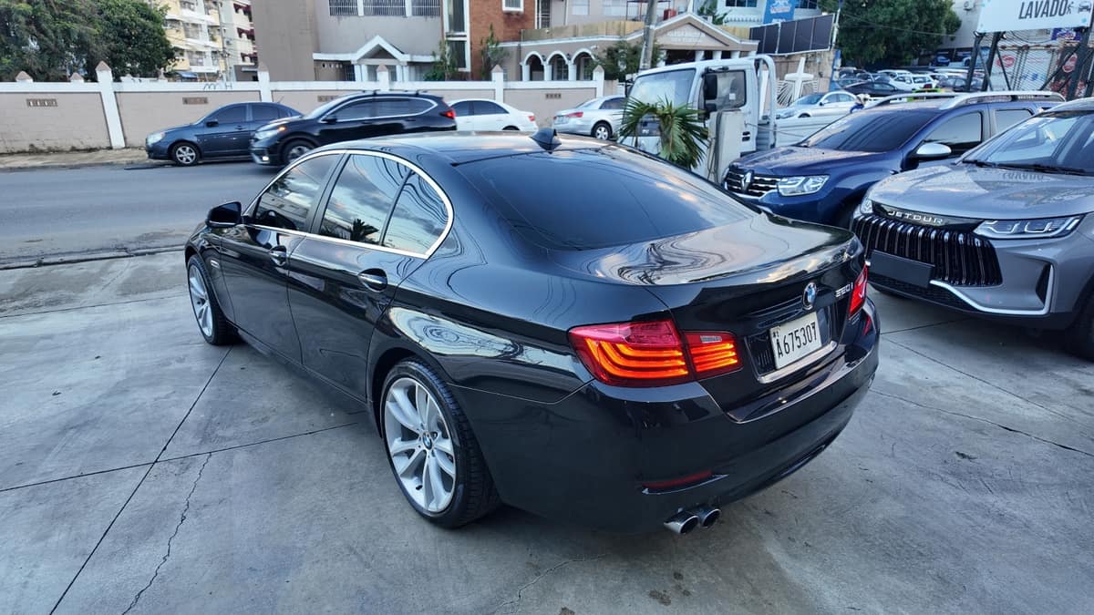 BMW Serie 5 520i 2016 - miniatura 3