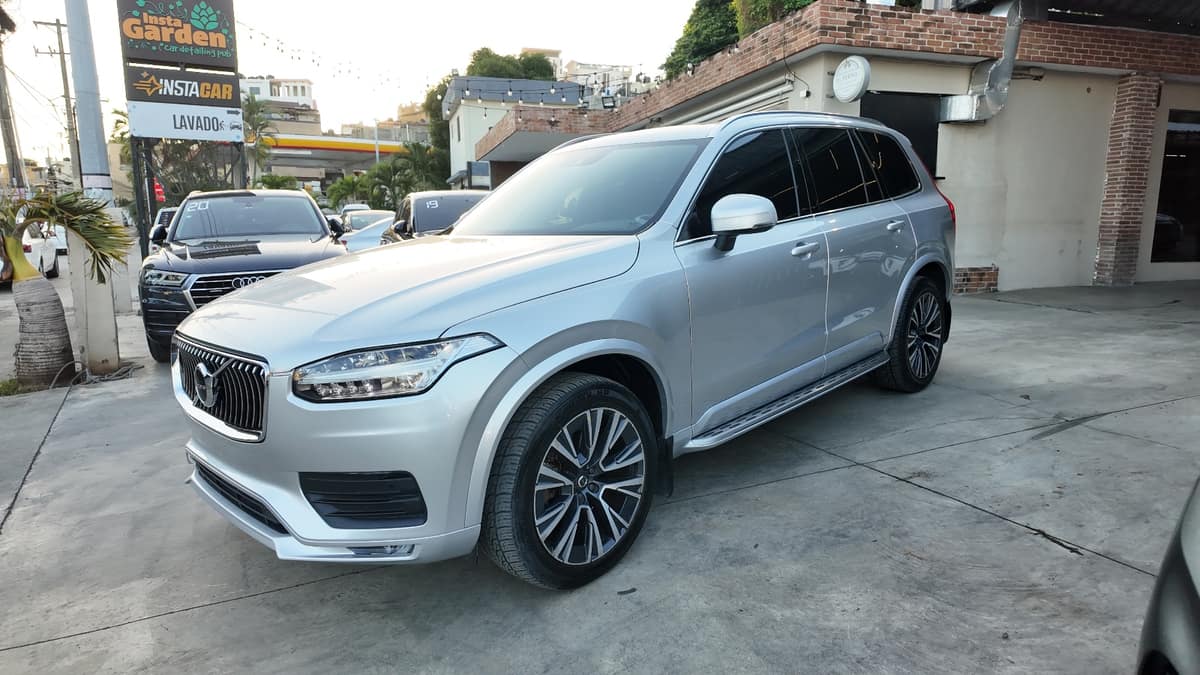 Volvo XC90 Momentum B6 2022 - miniatura 2