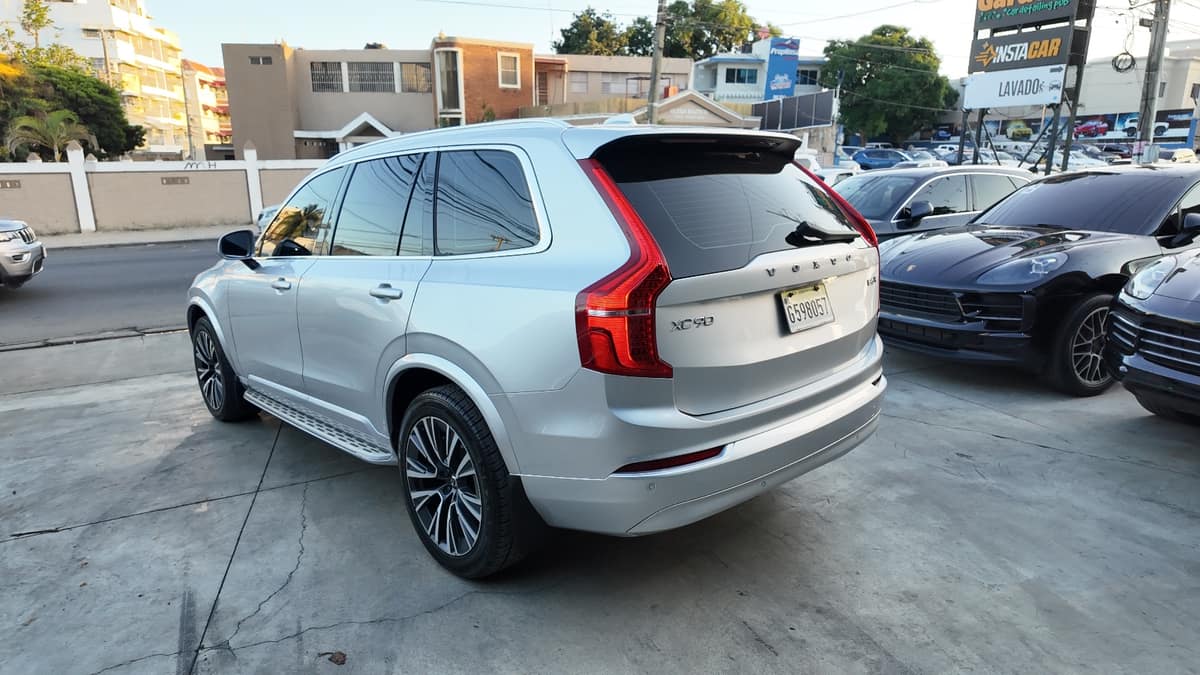 Volvo XC90 Momentum B6 2022 - miniatura 4