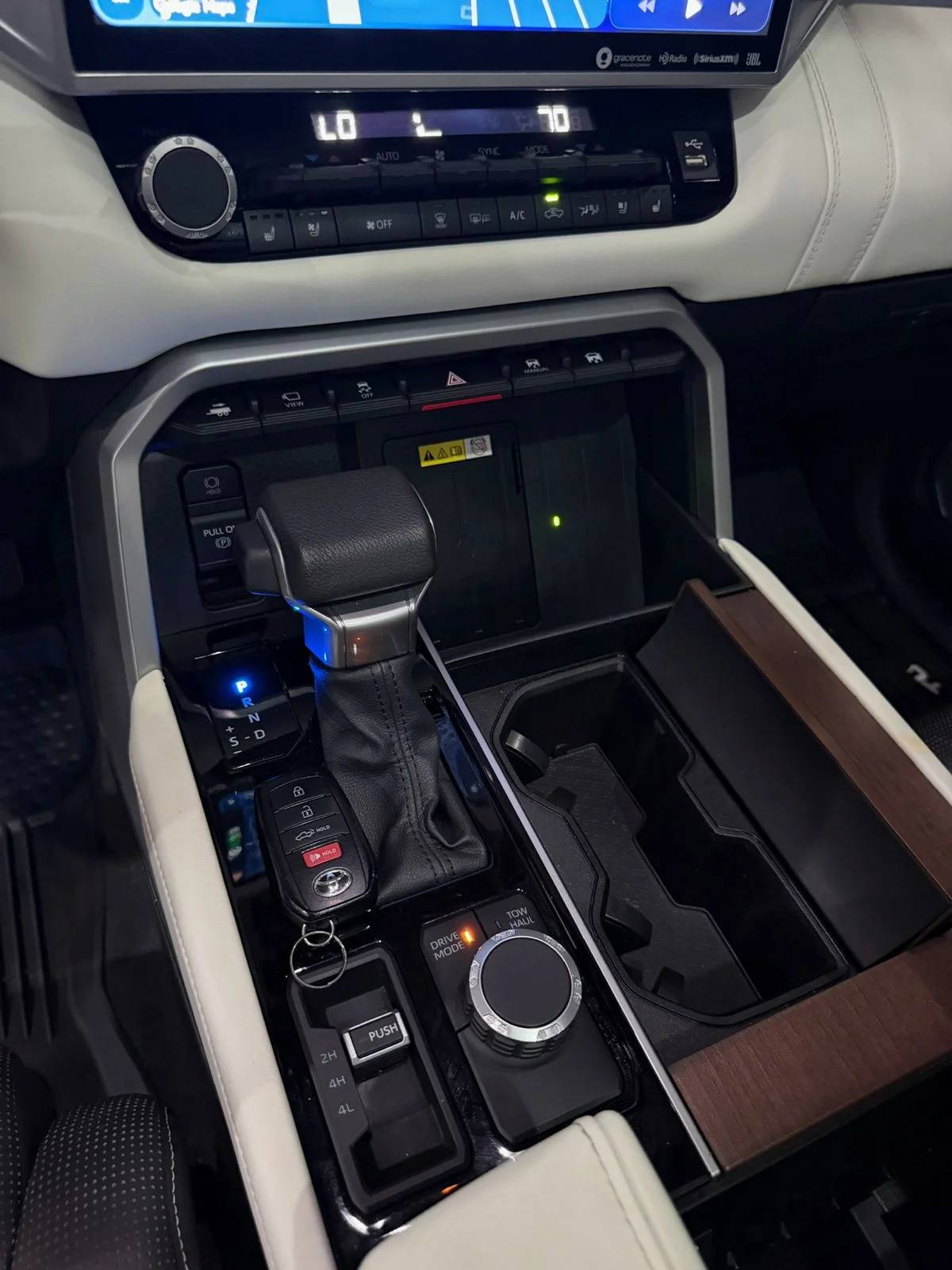 Toyota Tundra Capstone 2023 - miniatura 8